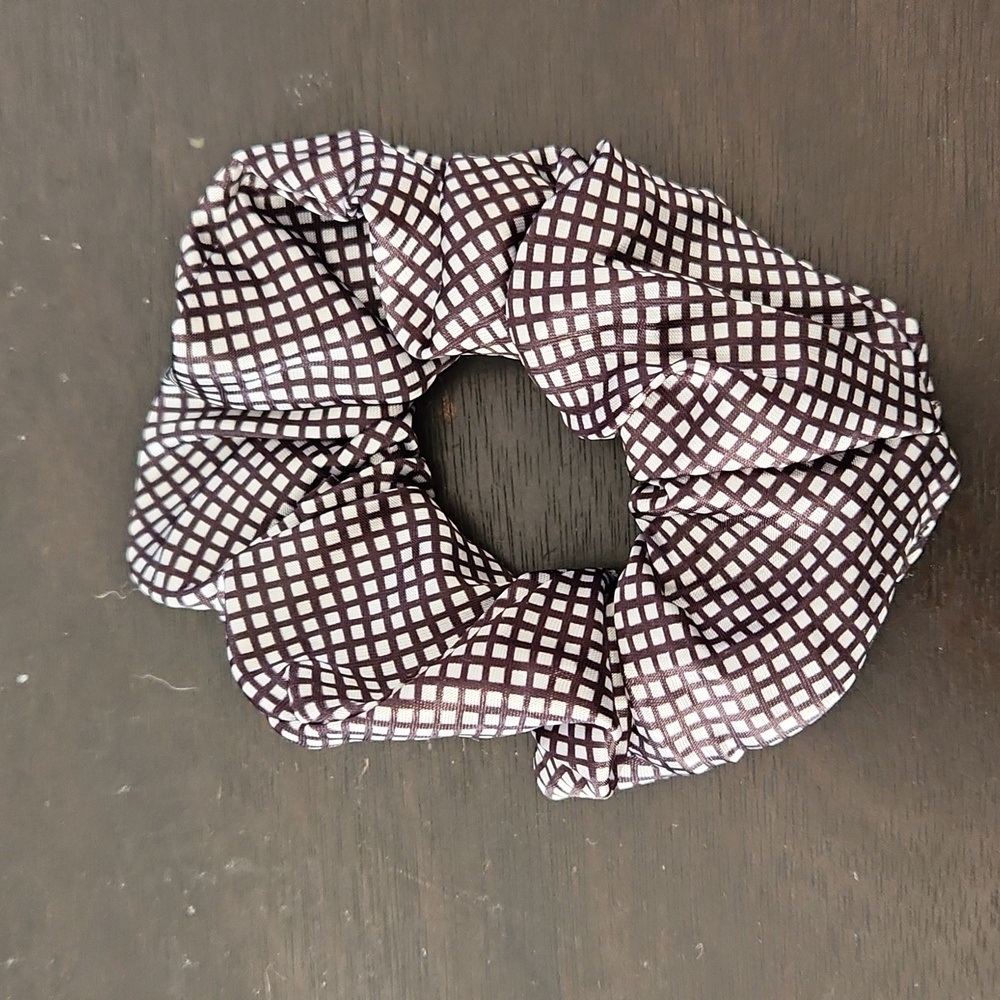 Black and white scrunchy